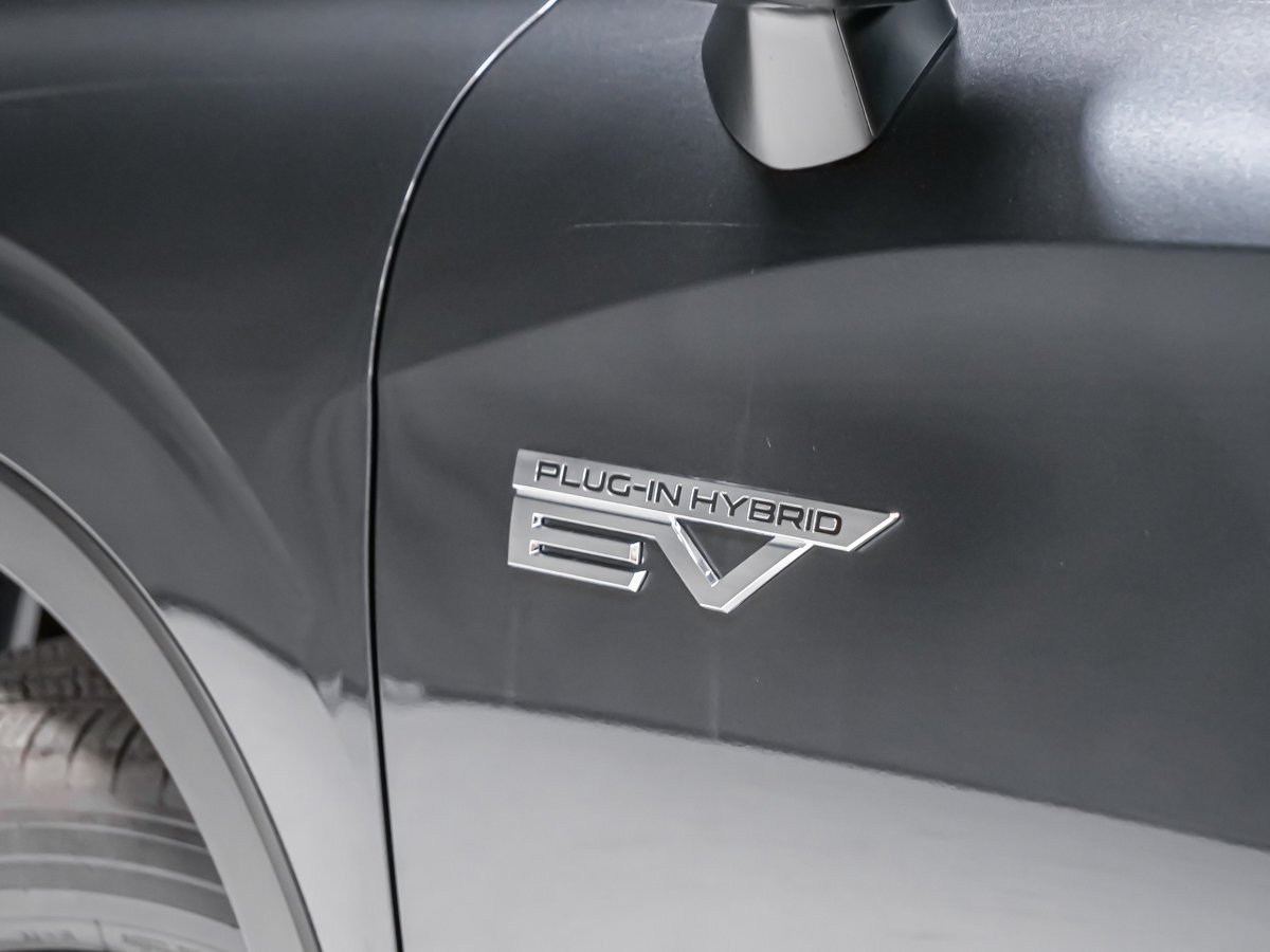 Mitsubishi Outlander PHEV ES 2026 Gris graphite métallisé Montréal - photo #4