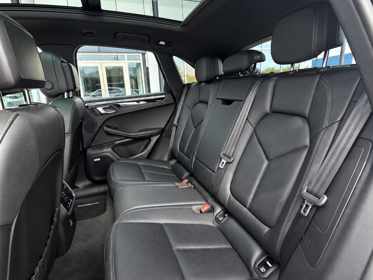 2019 Porsche Macan S White Granby - photo #12