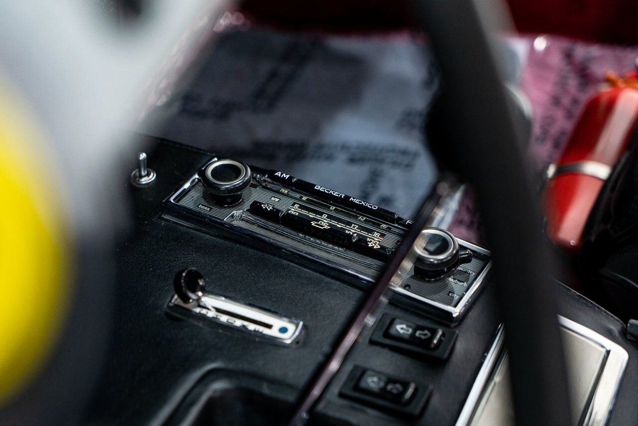 Ferrari 365 GTB4 Daytona 18,301 miles With Orig Books/Tools/ Carbs / Filter Box 1973 Rouge Montréal - photo #73