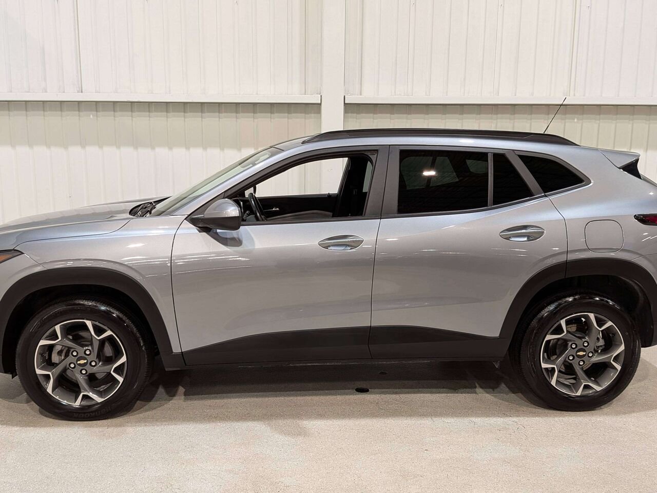 2025 Chevrolet Trax FWD 4dr LT Grey Val-David - photo #4
