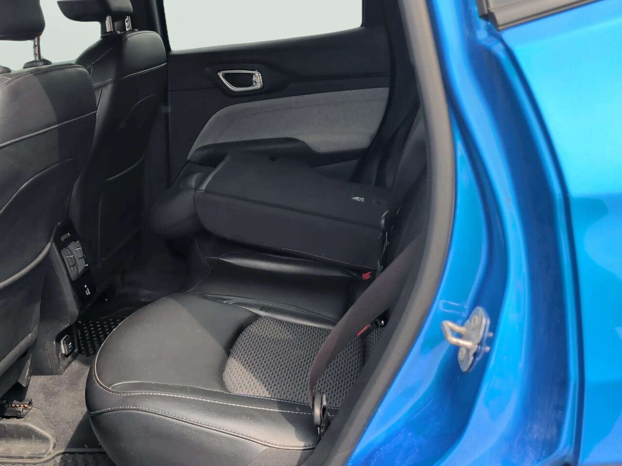 Jeep Compass 2023 Bleu Gatineau - photo #9