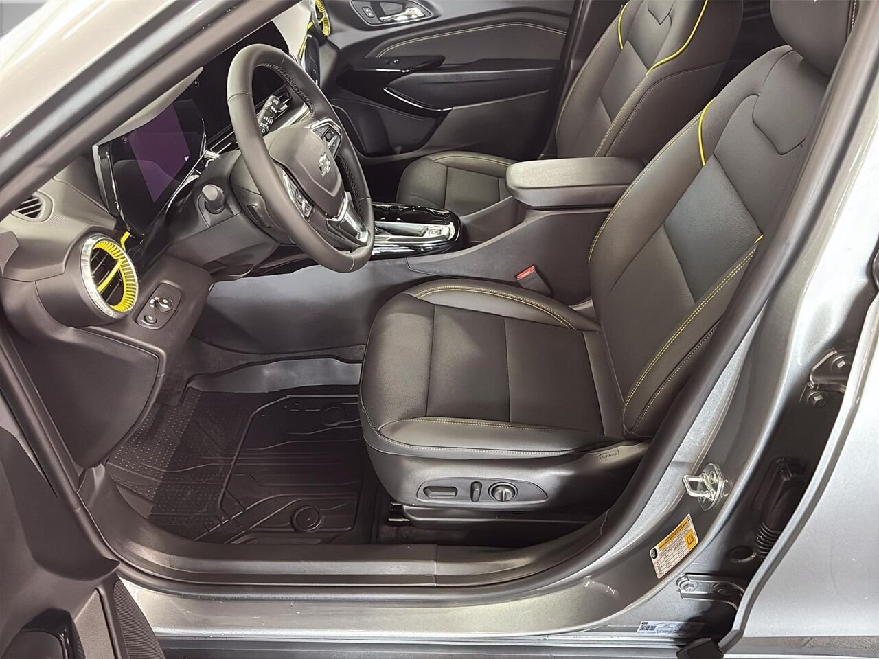Chevrolet Trax ACTIV 4 portes TA 2026 GRIS STERLING METALLISE Saint-Hyacinthe - photo #8