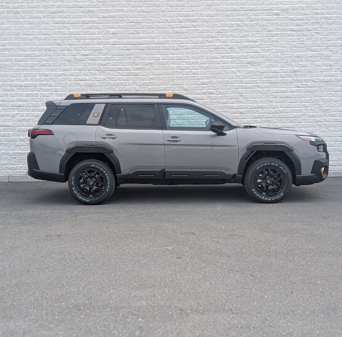 SUBARU Outback WILDERNESS 2026 Roche de rivière nacré