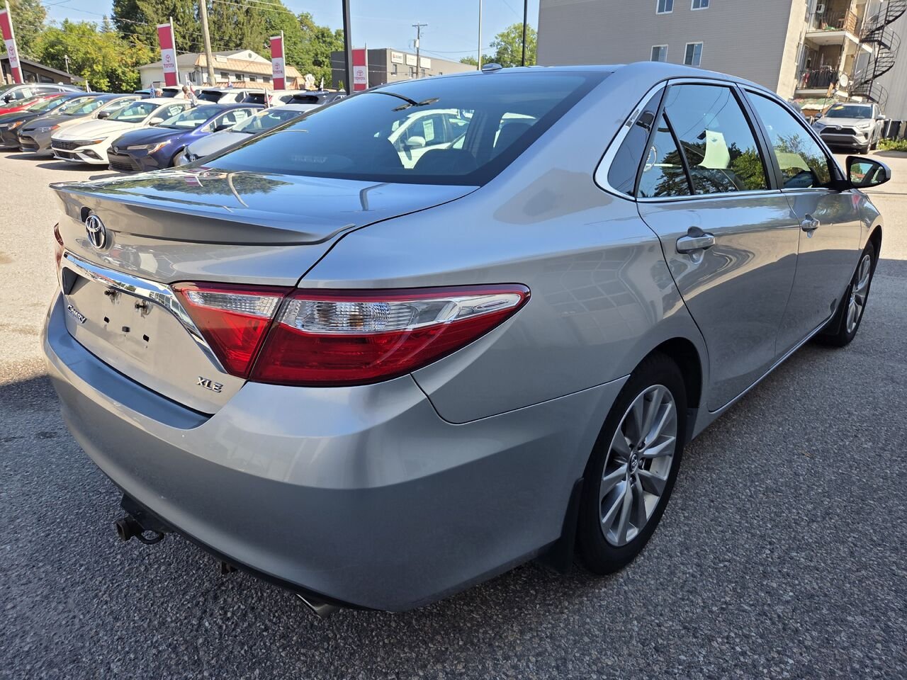 Toyota CAMRY XLE 2017 Argent Mont-Laurier - photo #4