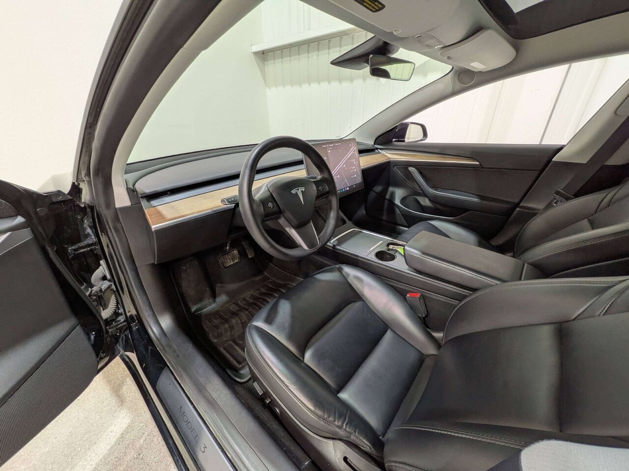 2022 Tesla Model 3 Standard Range RWD *Ltd Avail* Black Val-David - photo #10