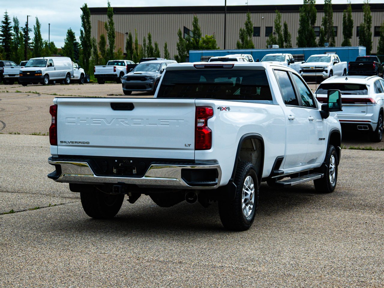 2025 Chevrolet Silverado 2500HD 4WD Crew Cab 159 LT White Sherwood Park - photo #12