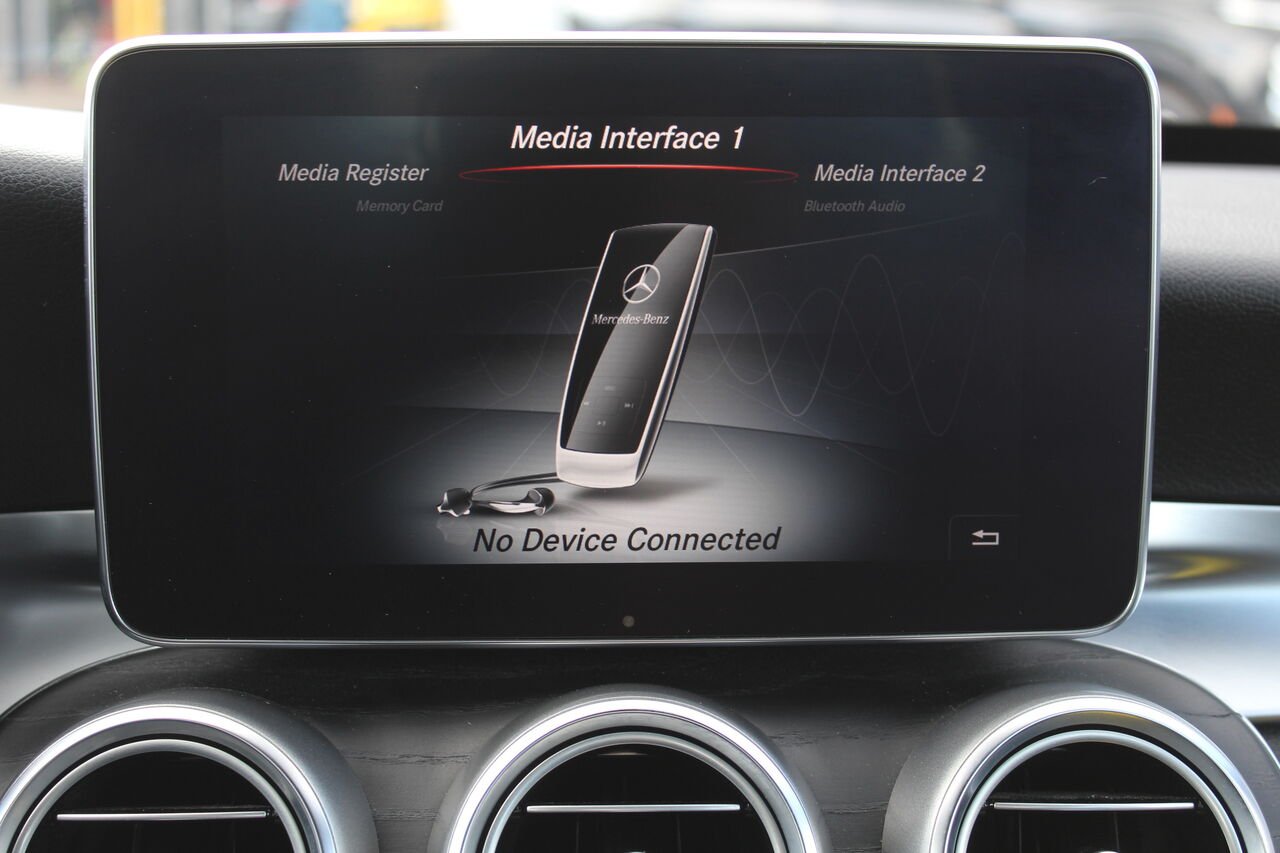 Mercedes-Benz Classe-C VIN: 55SWF4KB3JU264149 2018 Blanc Sainte-Rose - photo #23