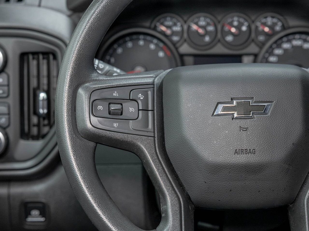 Chevrolet Silverado 1500 CUSTOM TRAIL BOSS CREW 4X4 *CARPLAY* BEDLINER WIFI 2024 Noir Saint-Jérôme - photo #14