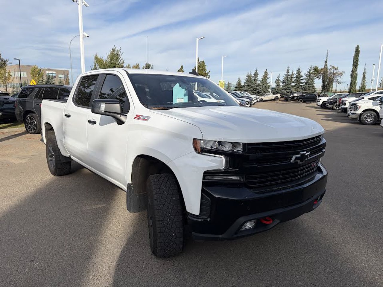 2022 Chevrolet Silverado 1500 LTD 4WD Crew Cab 147 LT Trail Boss White Sherwood Park - photo #1