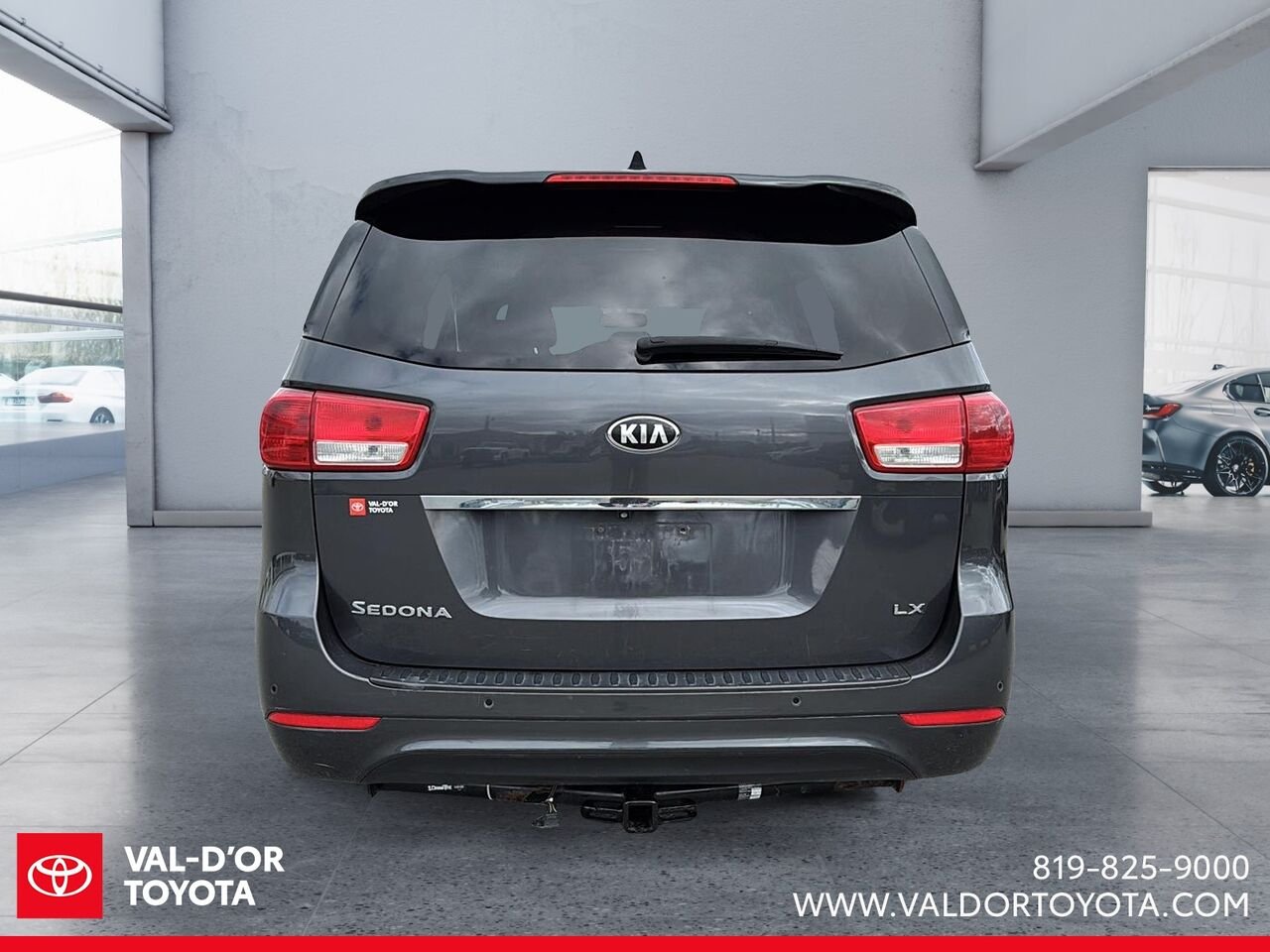 2016 Kia Sedona LX+ familiale 4 portes Grey Val-d'Or - photo #2