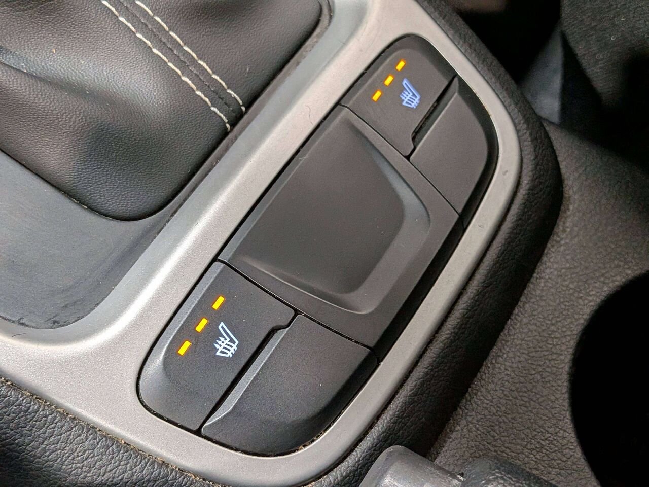 2023 Hyundai Venue Essential IVT Black Val-David - photo #27