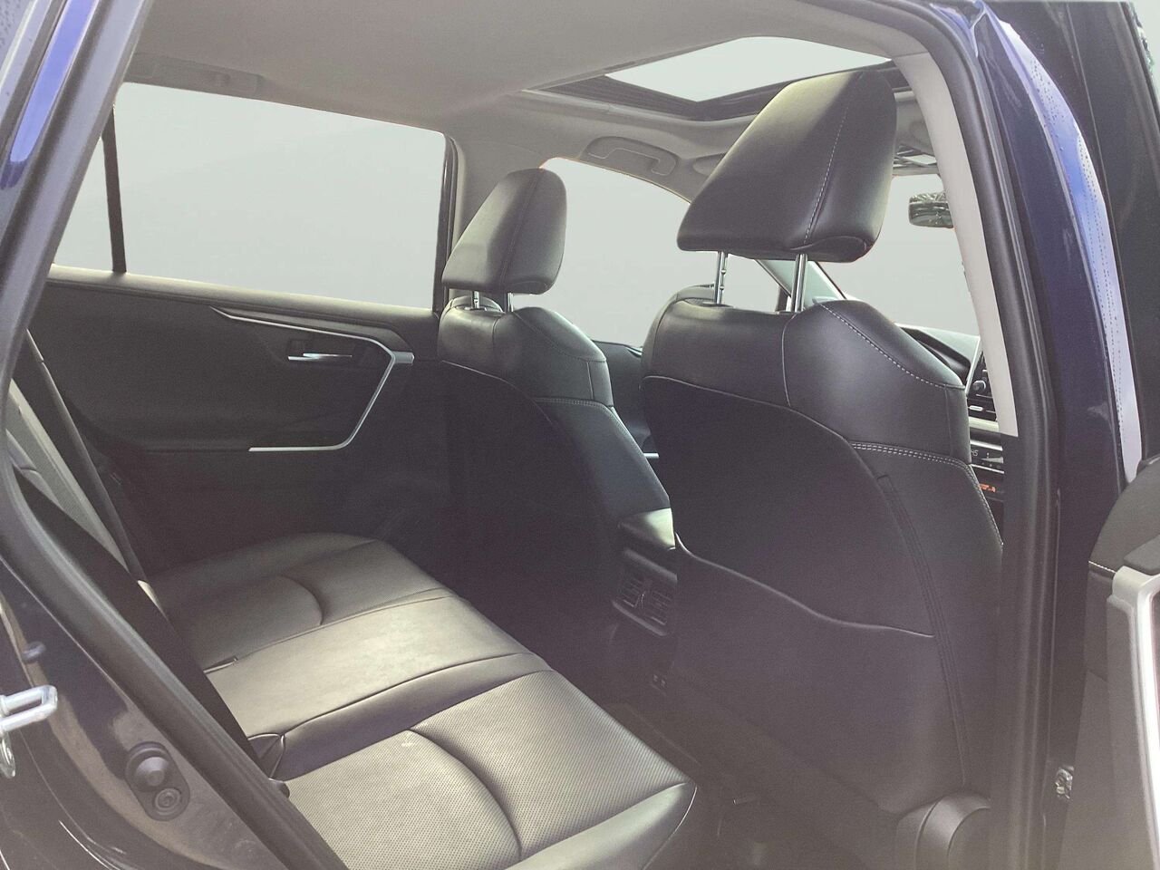 2021 Toyota RAV4 Blue Gatineau - photo #17