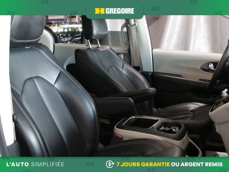 2023 Chrysler Pacifica White Blainville - photo #38