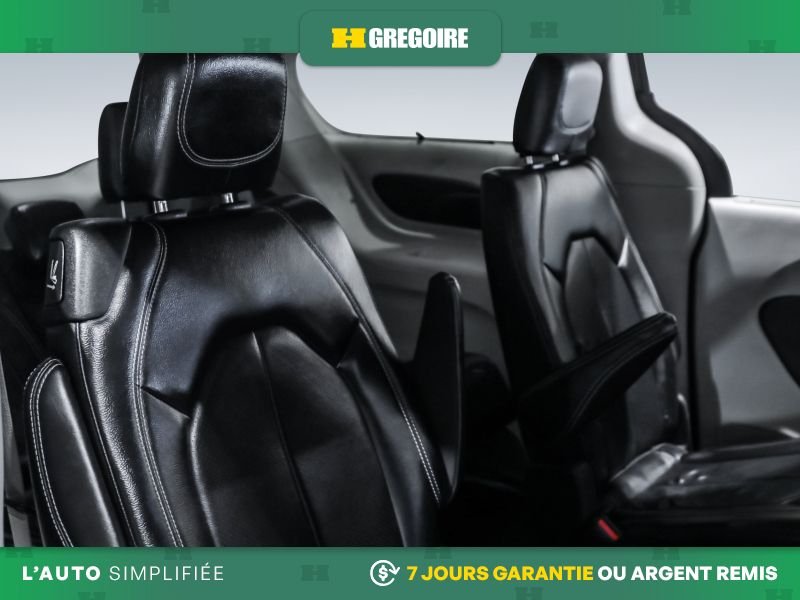 2022 Chrysler Pacifica Grey Saint-Eustache - photo #24