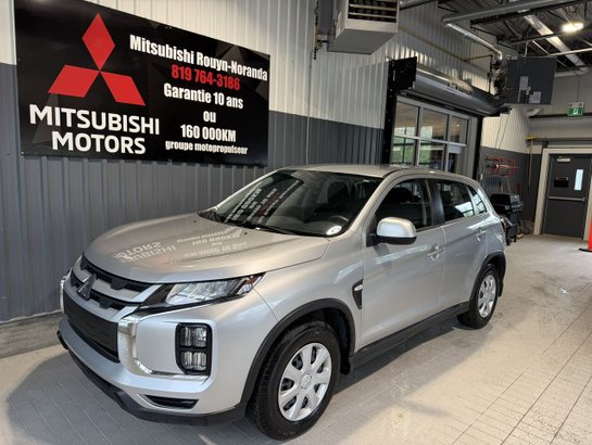 2024 Mitsubishi RVR ES AWC Grey