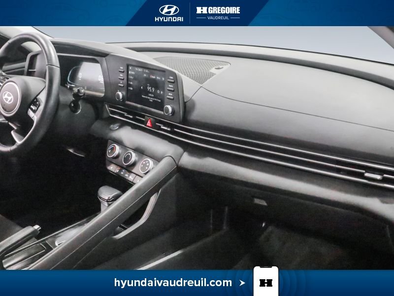 Hyundai Elantra YR830 | Preferred IVT 2025 Blanc Laval - photo #28