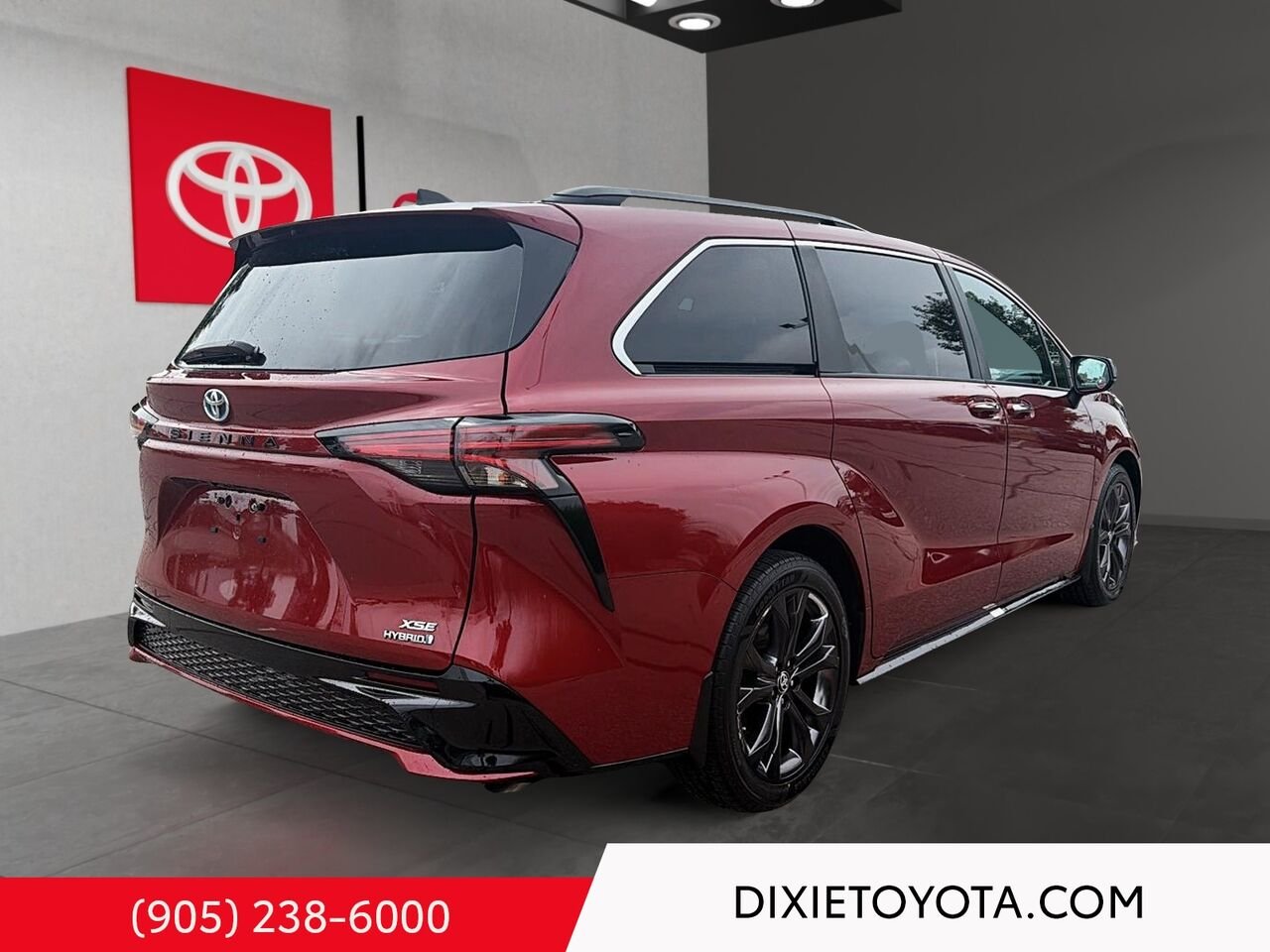 2023 Toyota Sienna XSE FWD HYBRID / CLEAN CARFAX / MOONROOF / ALLOY WHEELS / CARPLAY AND ANDROID AUTO Red Mississauga - photo #3