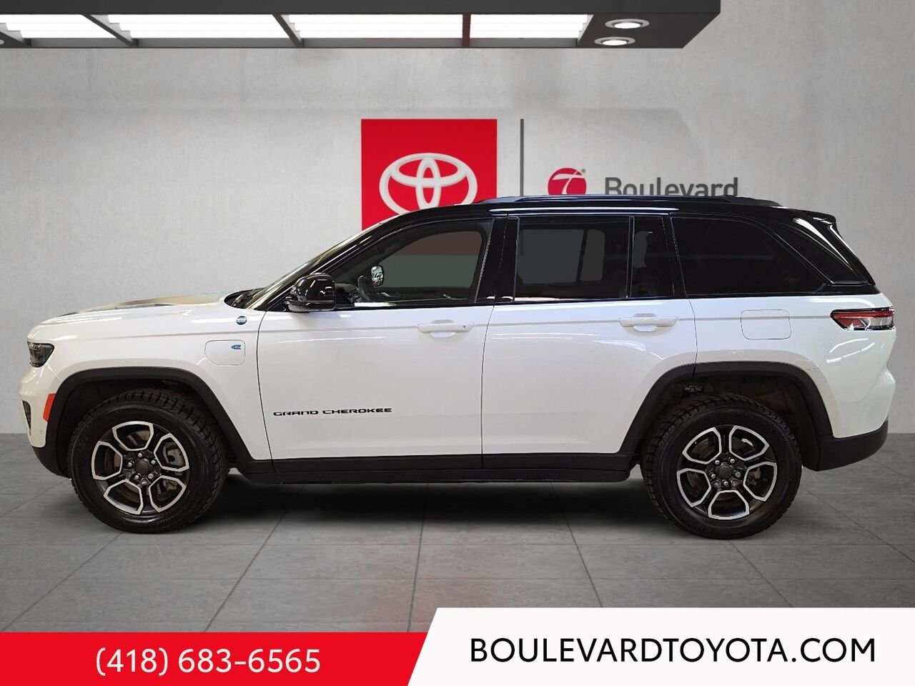 2022 Jeep Grand Cherokee 99505A-120 | TRAILHAWK 4XE, 4X4 White Québec - photo #7