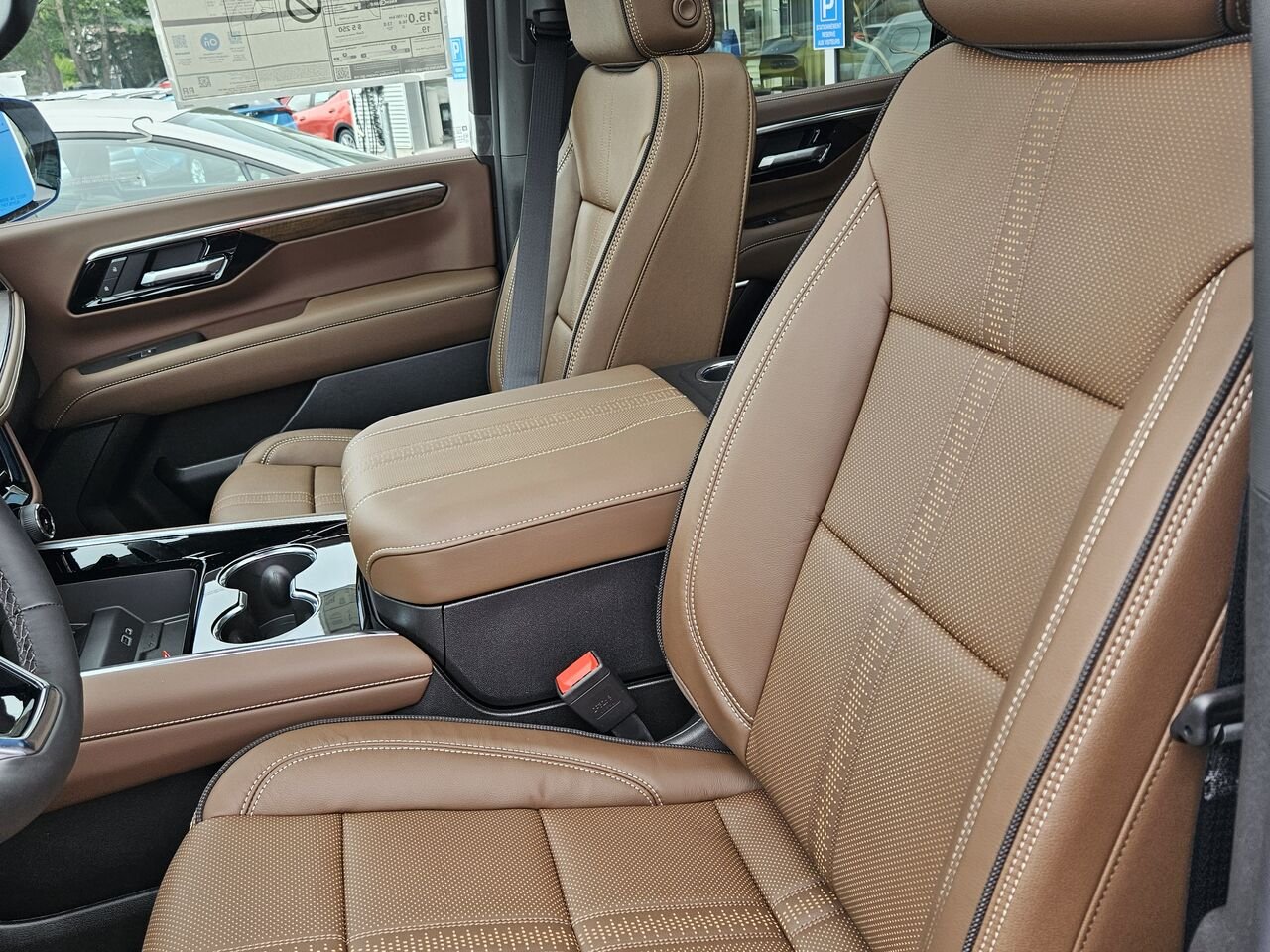 Chevrolet Tahoe High Country 4 portes 4RM 2026 Blanc polaire, triple couche Thetford Mines - photo #14