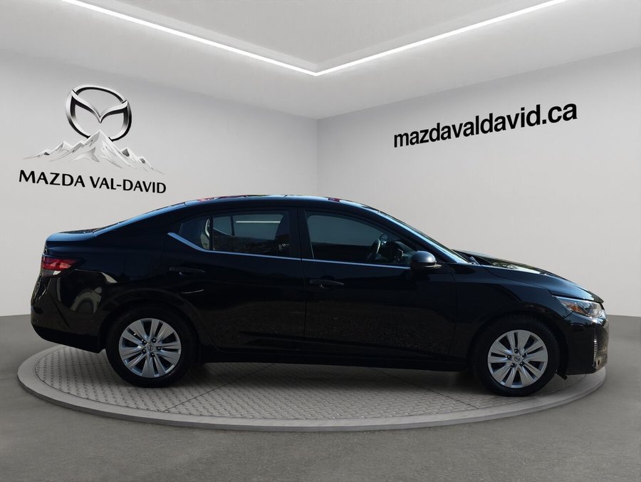 Nissan Sentra S Plus CVT, caméra de recul, commande audio au volant, Apple Carplay 2024 Noir