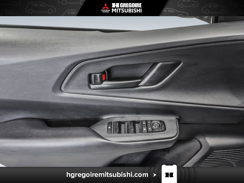 Toyota Prius 2024 Argent Laval - photo #12