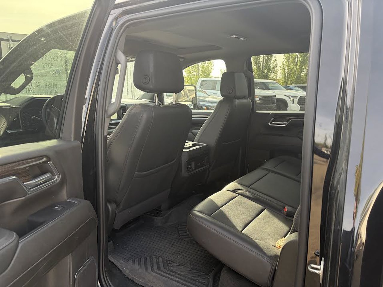 2024 Chevrolet Silverado 2500HD 4WD Crew Cab 159 LT Black Sherwood Park - photo #5