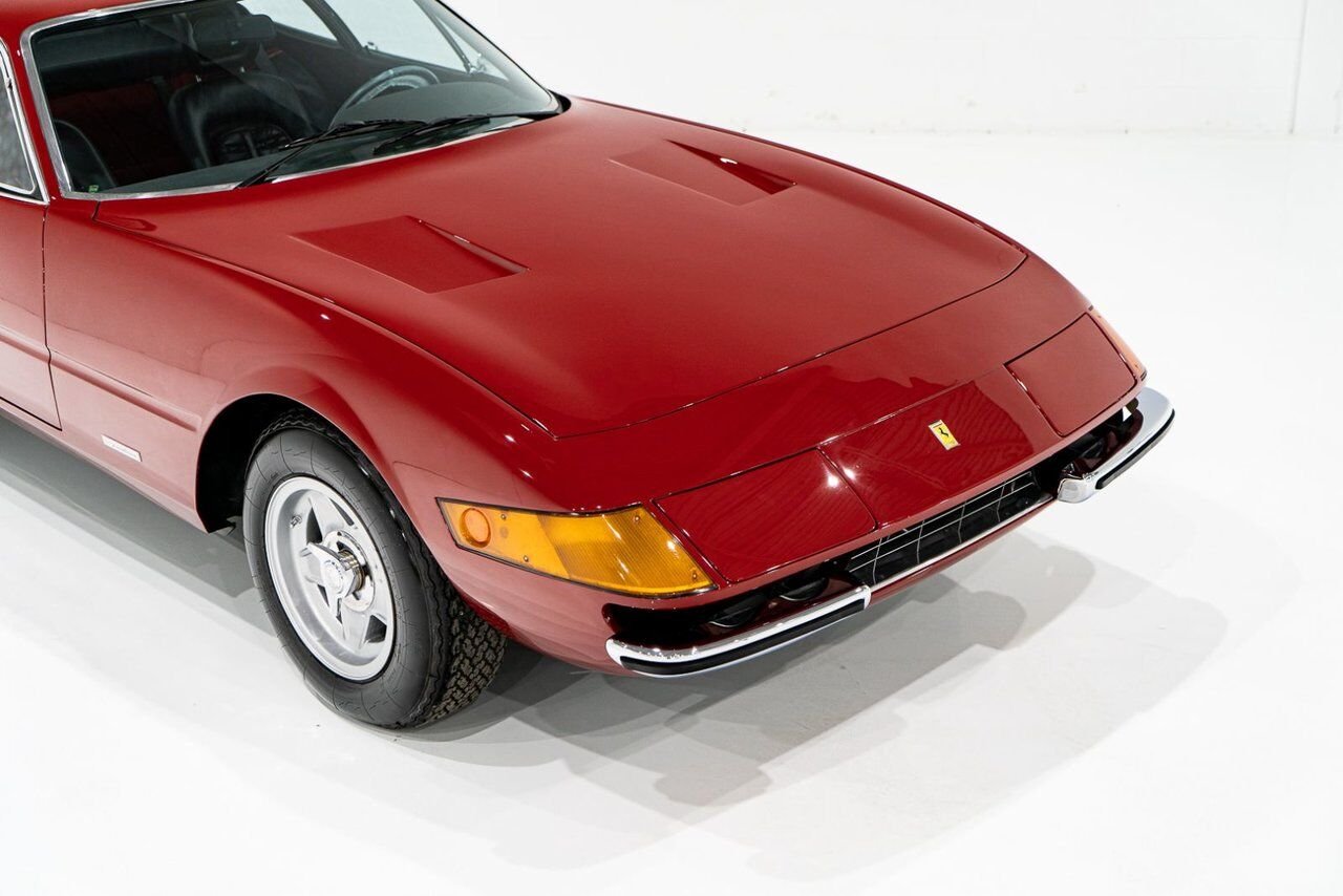Ferrari 365 GTB4 Daytona 18,301 miles With Orig Books/Tools/ Carbs / Filter Box 1973 Rouge Montréal - photo #43