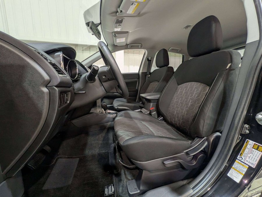 2025 Mitsubishi RVR Black