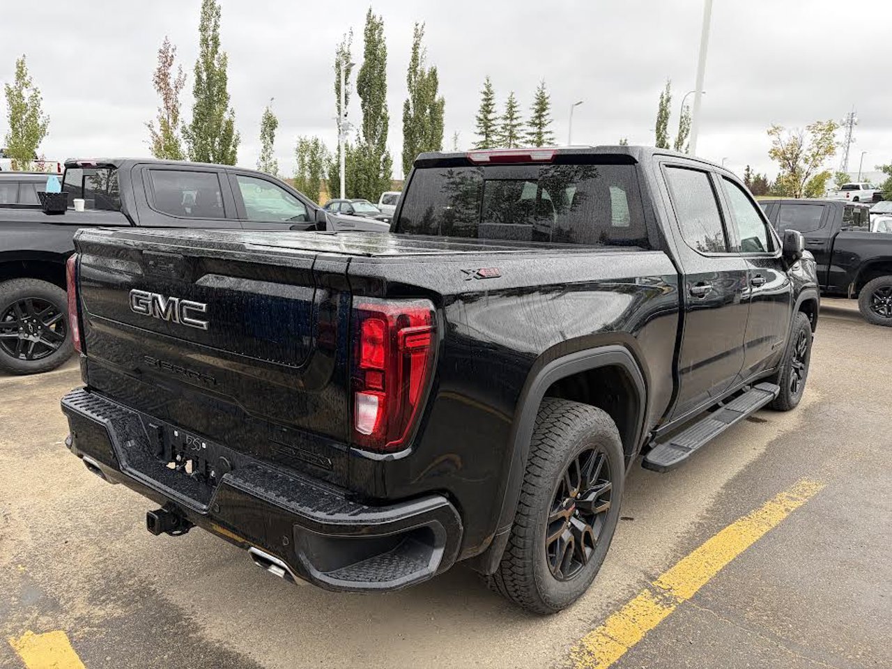 2026 GMC Sierra 1500 4WD Crew Cab 147 Elevation Black Sherwood Park - photo #4