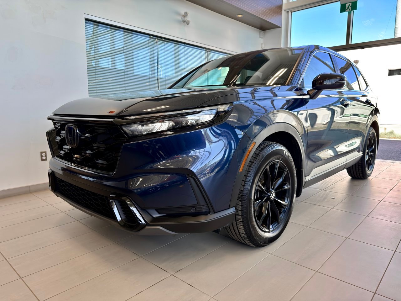 2024 Honda CR-V Hybrid Blue Notre-Dame-des-Prairies - photo #3