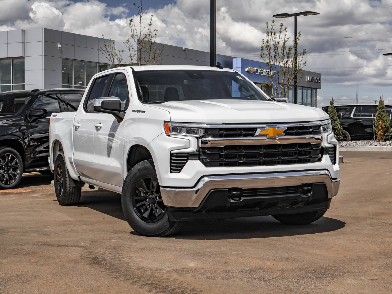 2025 Chevrolet Silverado 1500 4WD Crew Cab 147 LT White Sherwood Park - photo #1