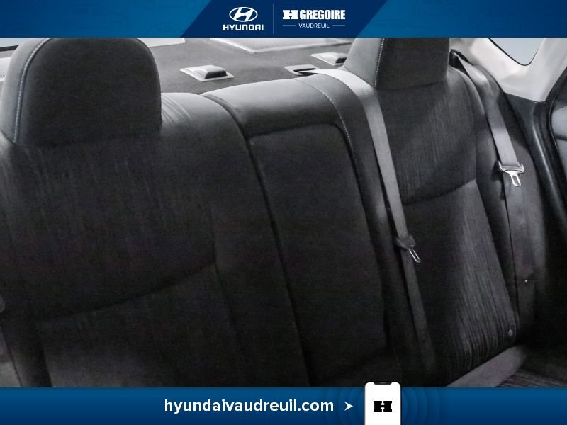 Nissan Sentra 2019 Gris Blainville - photo #32