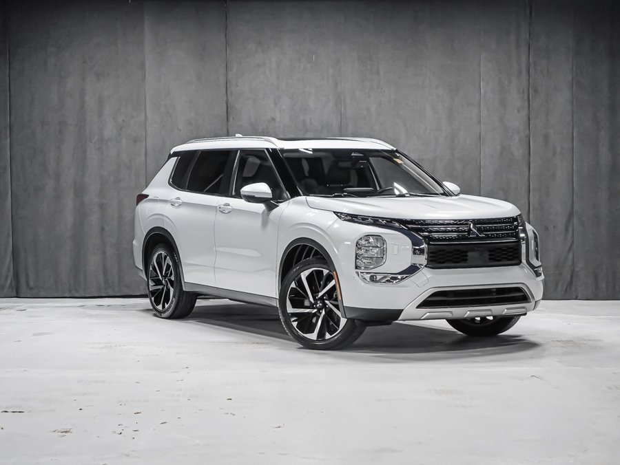 2023 Mitsubishi Outlander SEL S-AWC 7 PLACES White