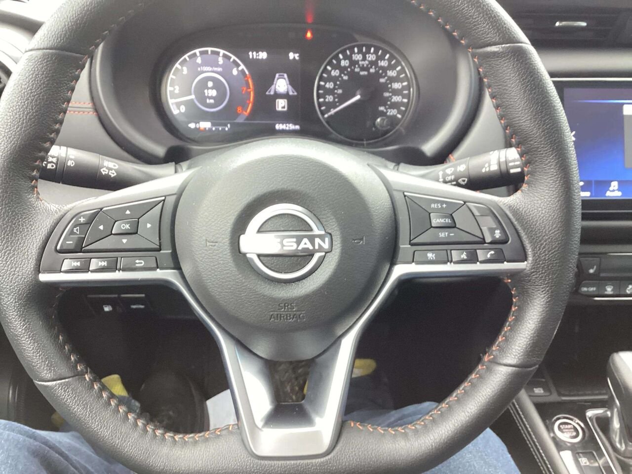 2024 NISSAN KICKS SR SR TA White Gatineau - photo #10