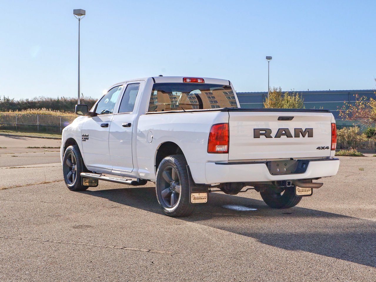 2022 Ram 1500 Classic Express 4x4 Quad Cab 6'4 Box White Sherwood Park - photo #10