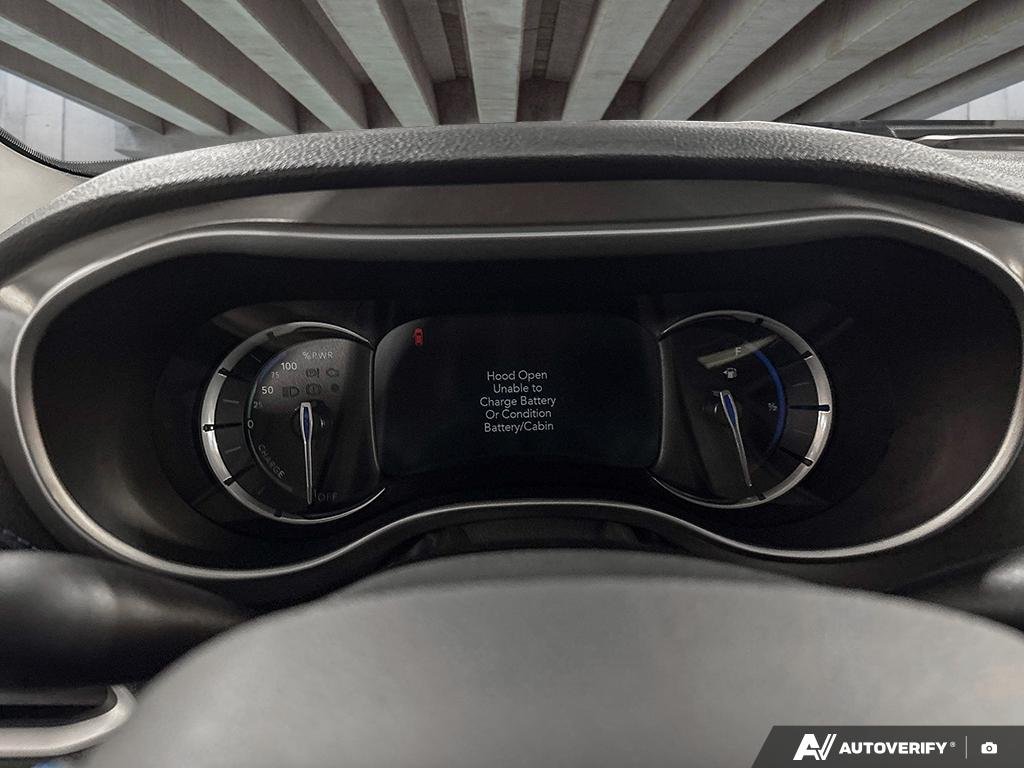 2021 Chrysler Pacifica Hybrid 2601324A | Touring L Plus White Edmonton - photo #12