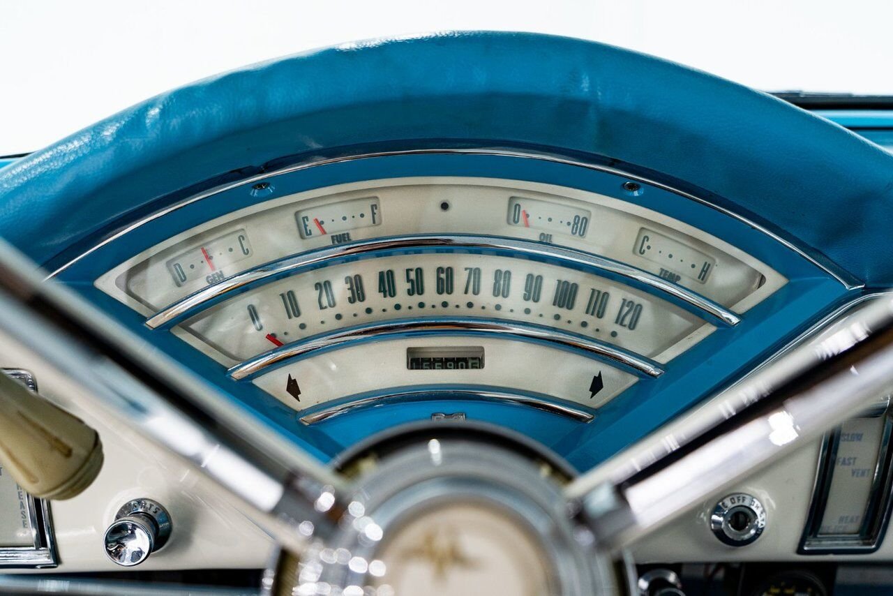 Mercury Monterey **PRIX EN USD** Beautifully presented from former restoration 1956 Blanc Montréal - photo #13