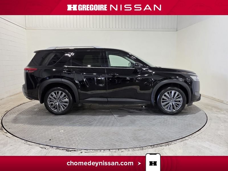 2024 Nissan Pathfinder Black Laval - photo #10