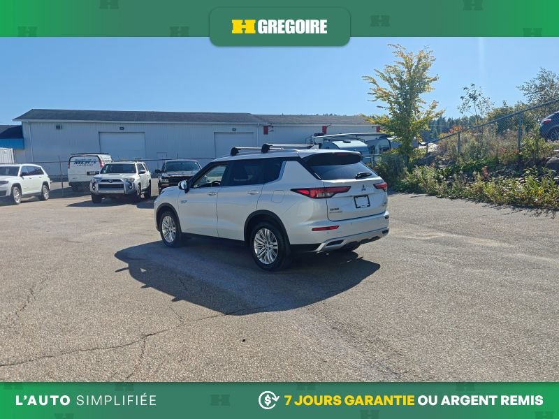 2024 Mitsubishi Outlander White Saint-Eustache - photo #5