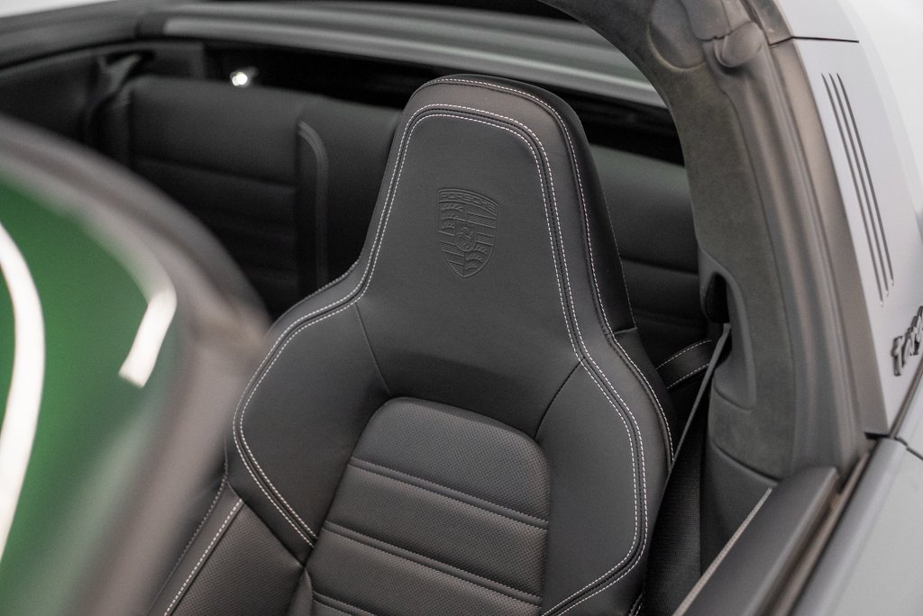2026 Porsche 911 Green Saint-Eustache - photo #32