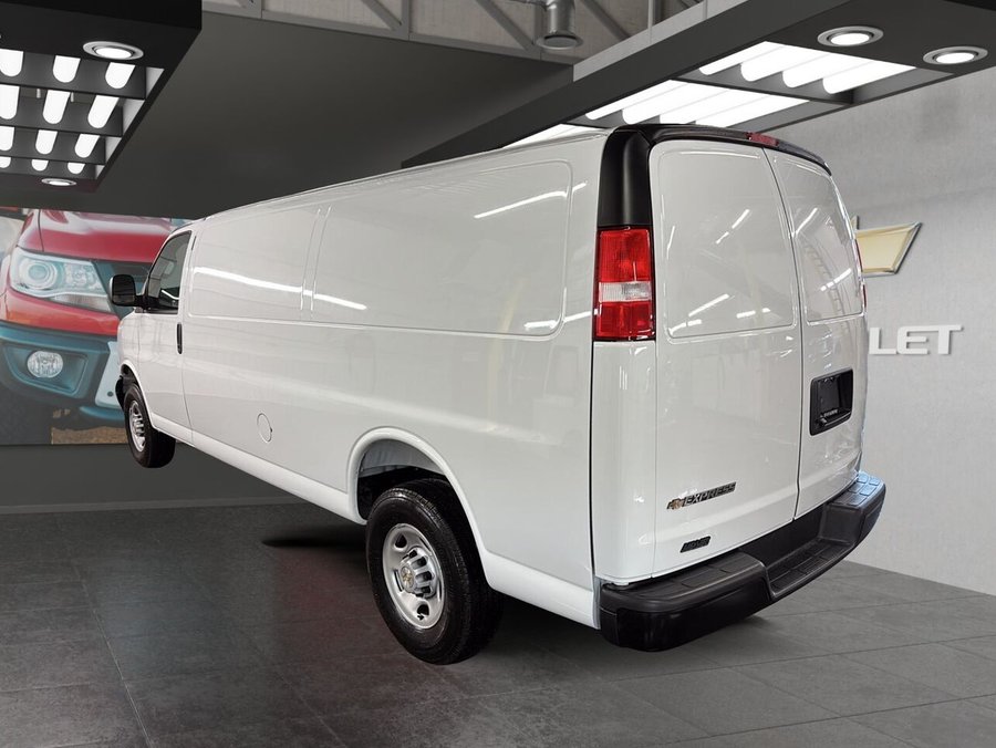Chevrolet Fourgonnette Express utilitaire Traction arrière 2500 155 po 2026 BLANC SOMMET