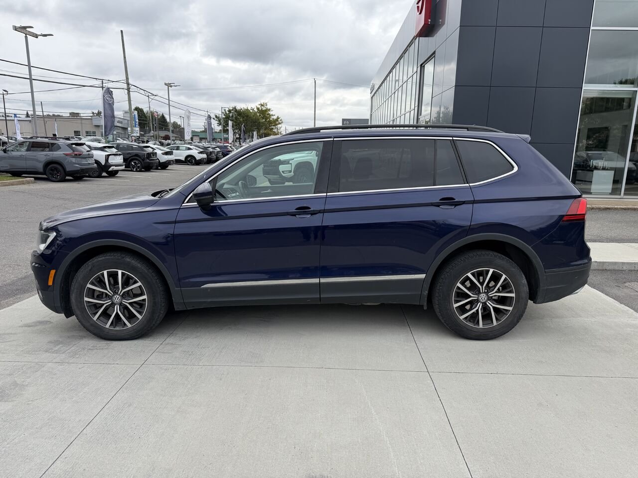 Volkswagen Tiguan jamais accidenté toit ouvrant panoramique un seul propriétaire 2021 Bleu Châteauguay - photo #11