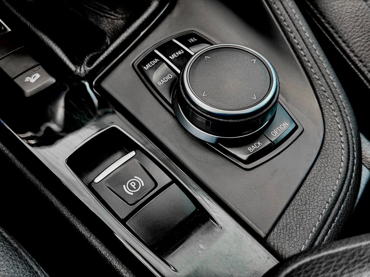 2017 BMW X1 Black Notre-Dame-des-Prairies - photo #33