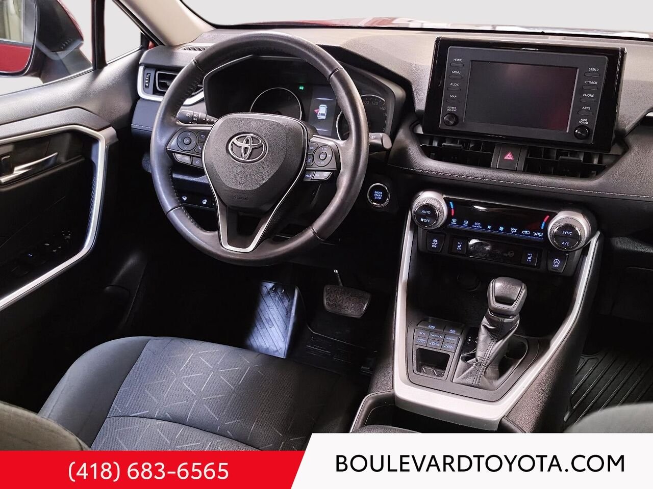 2021 Toyota RAV4 100244B-45 | XLE, AWD Red Québec - photo #18