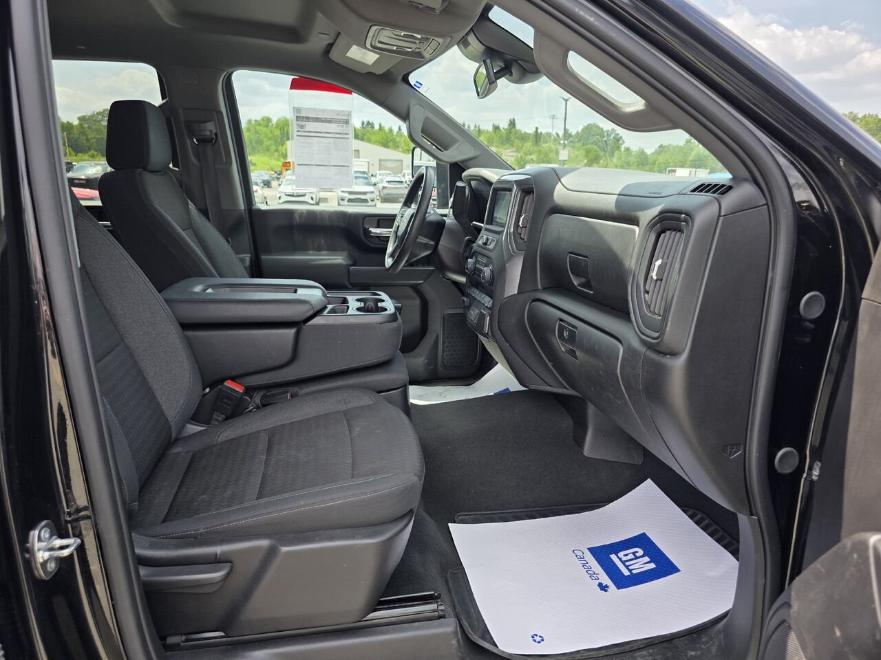 2024 Chevrolet Silverado 2500HD Custom Black Rouyn-Noranda - photo #21