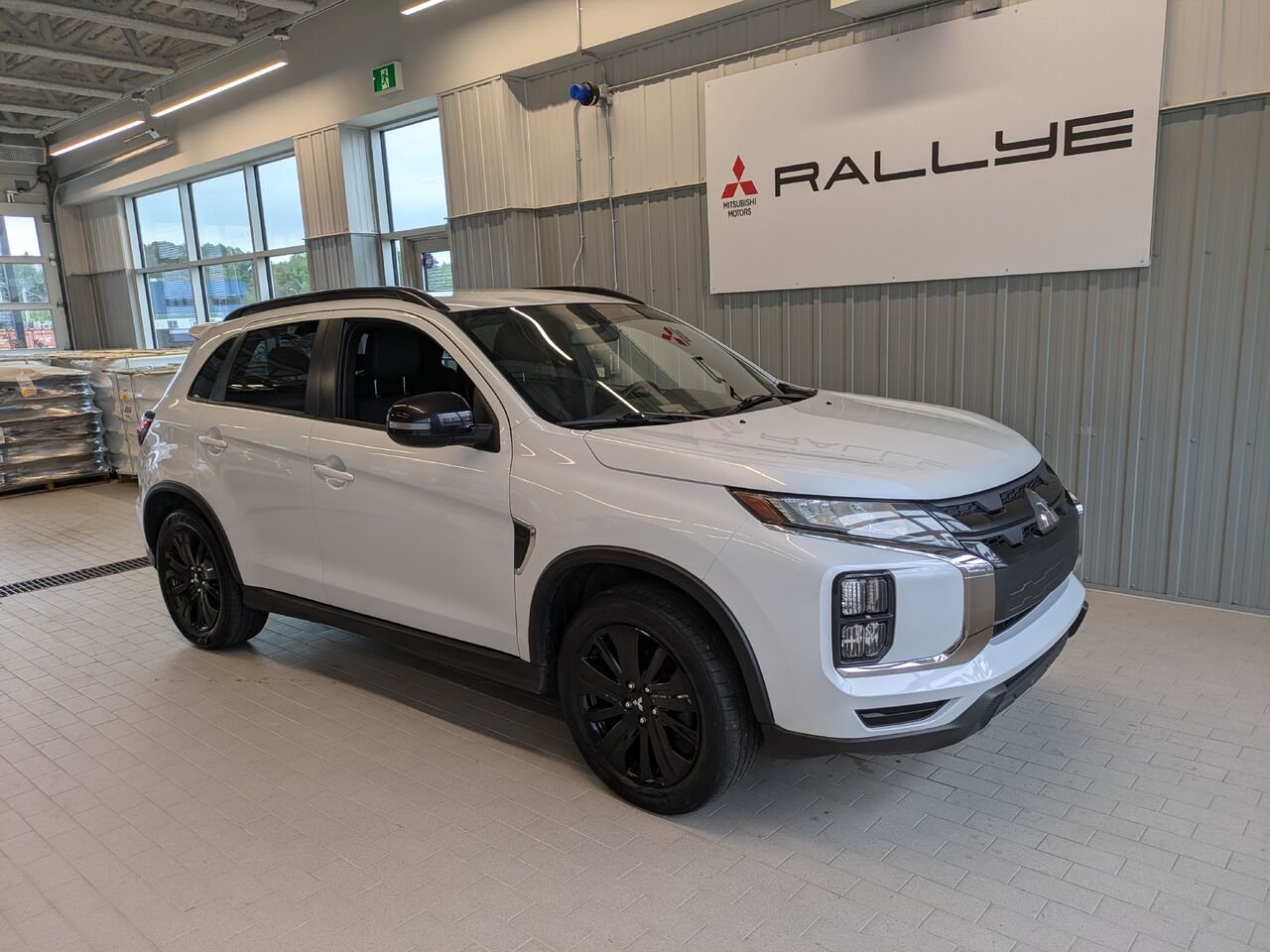 2022 Mitsubishi RVR White Gatineau - photo #0