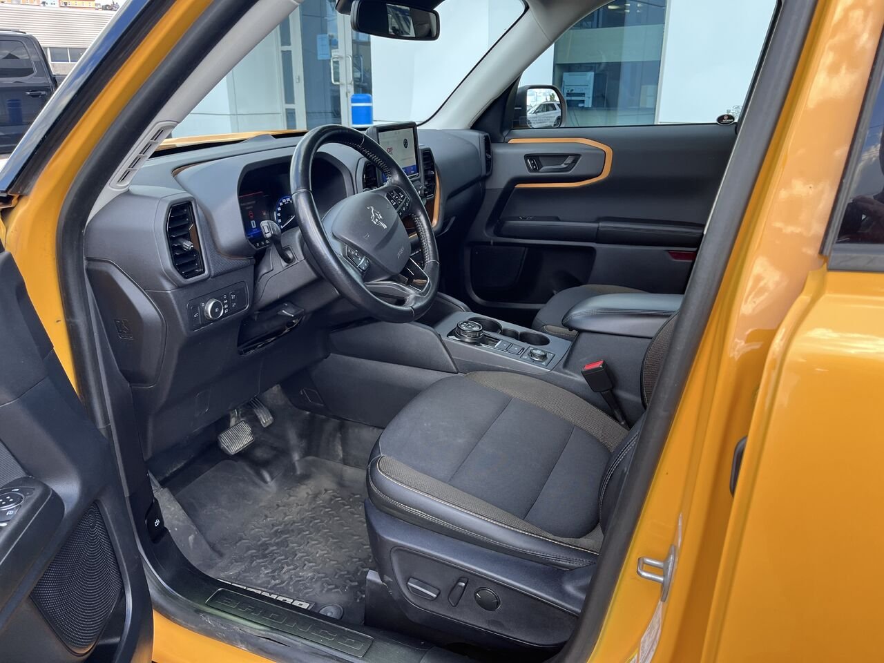 2022 Ford Bronco Sport Cyber Orange Metallic Tri-Coat Mont-Laurier - photo #9