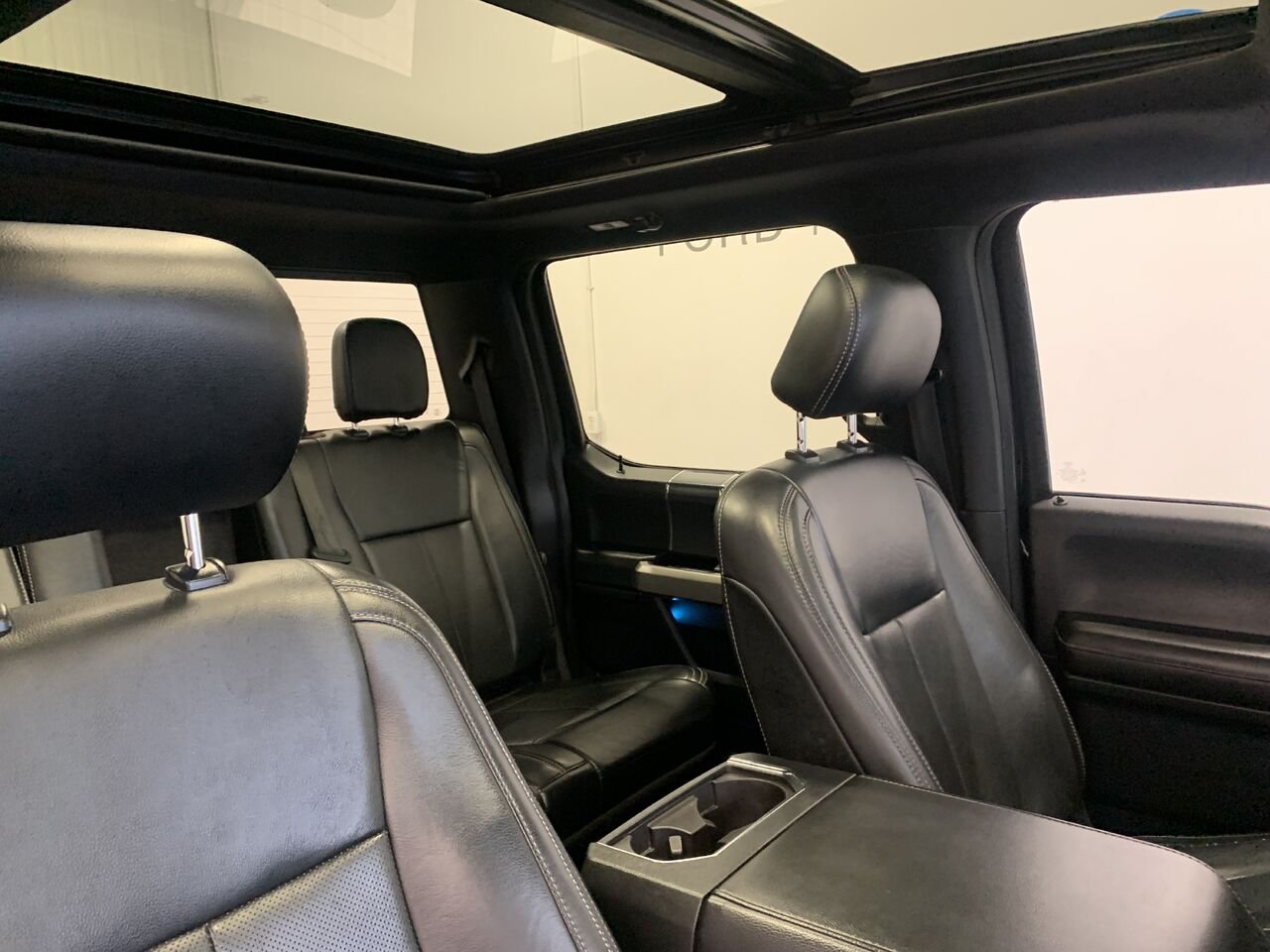 Ford F-150 SUPERCREW LARIAT LARIAT cabine SuperCrew 4RM caisse de 5,5 pi 2019 Noir Châteauguay - photo #17