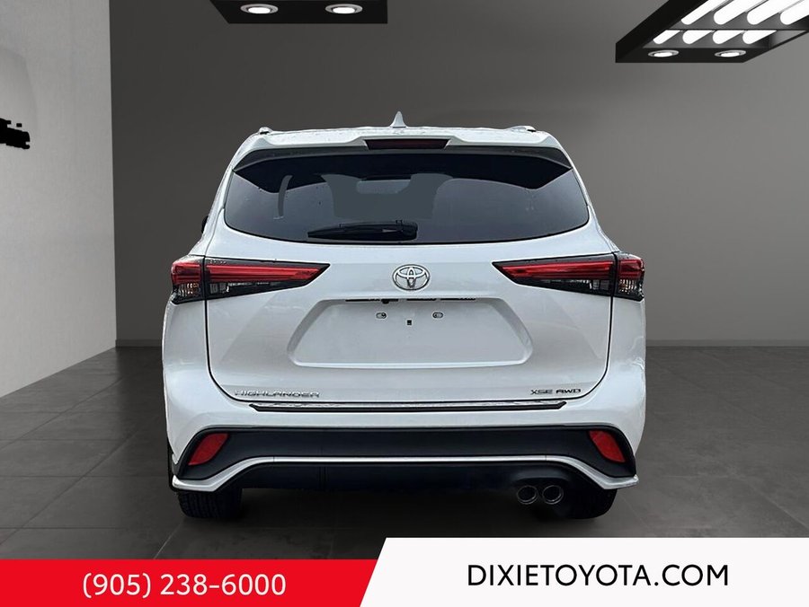 2022 Toyota Highlander XSE AWD White