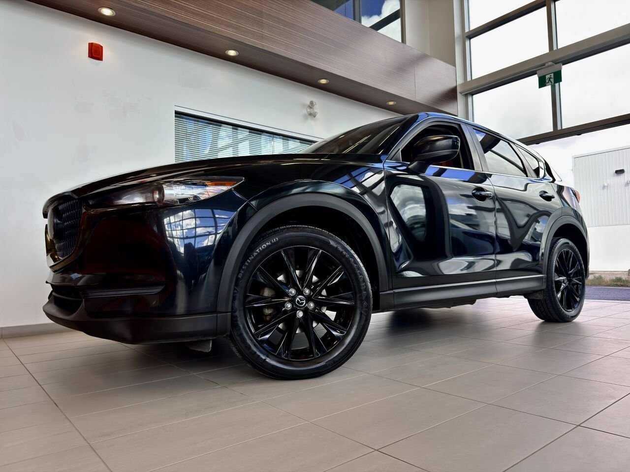 2021 Mazda CX-5 Black Notre-Dame-des-Prairies - photo #3